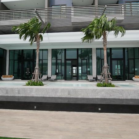 Aeras - The Ultimate Beachfront Experience Jomtien Beach Buitenkant foto