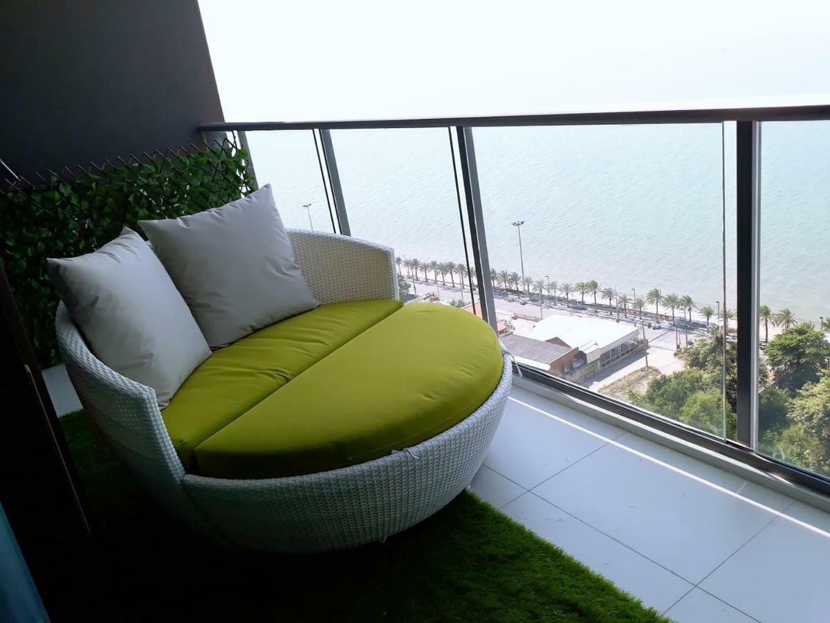 Aeras - The Ultimate Beachfront Experience Jomtien Beach Buitenkant foto