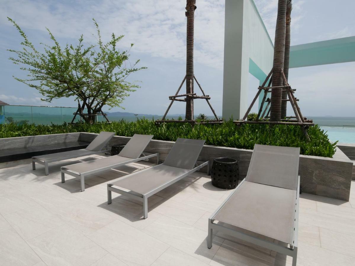 Aeras - The Ultimate Beachfront Experience Jomtien Beach Buitenkant foto