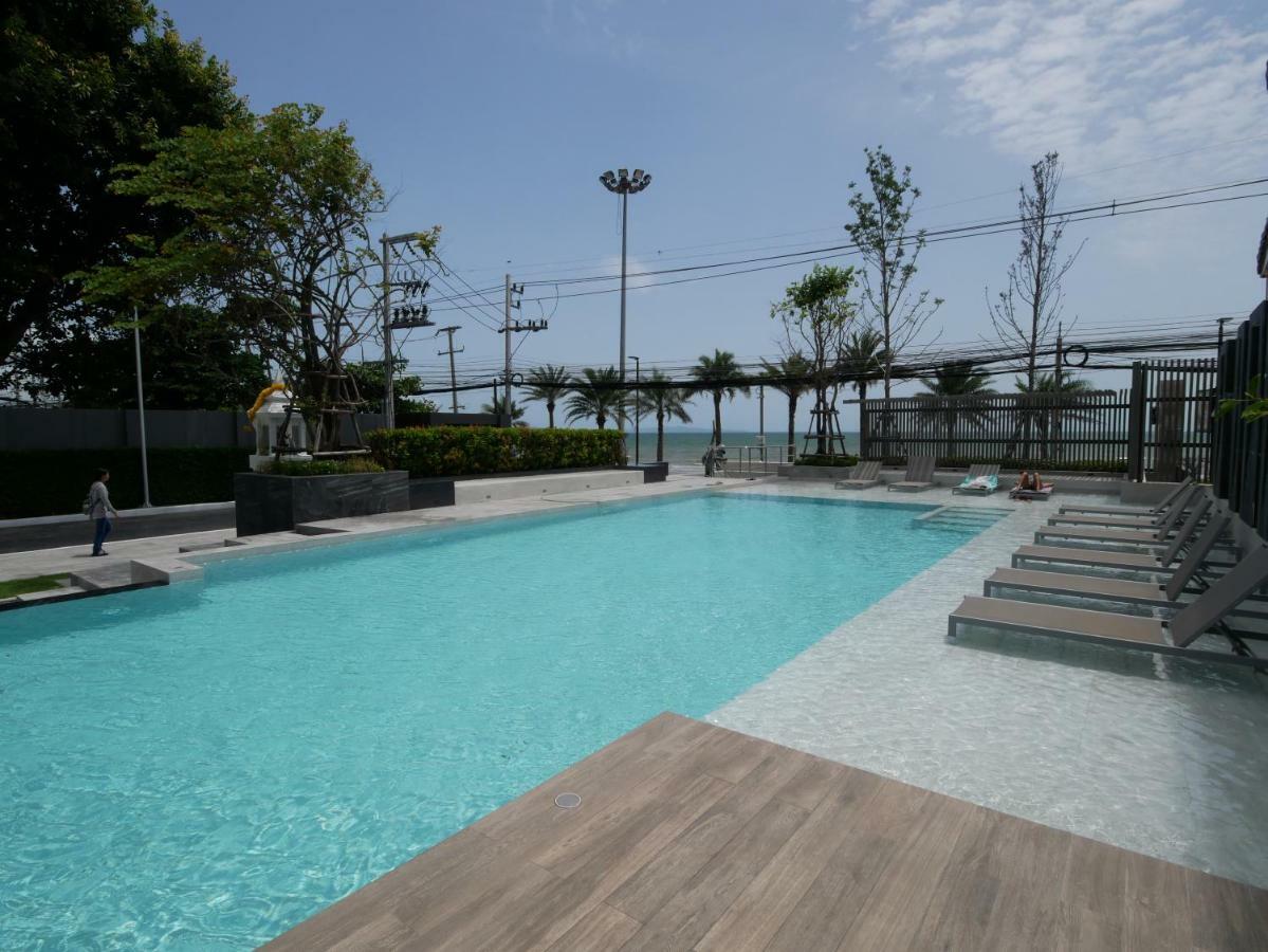 Aeras - The Ultimate Beachfront Experience Jomtien Beach Buitenkant foto