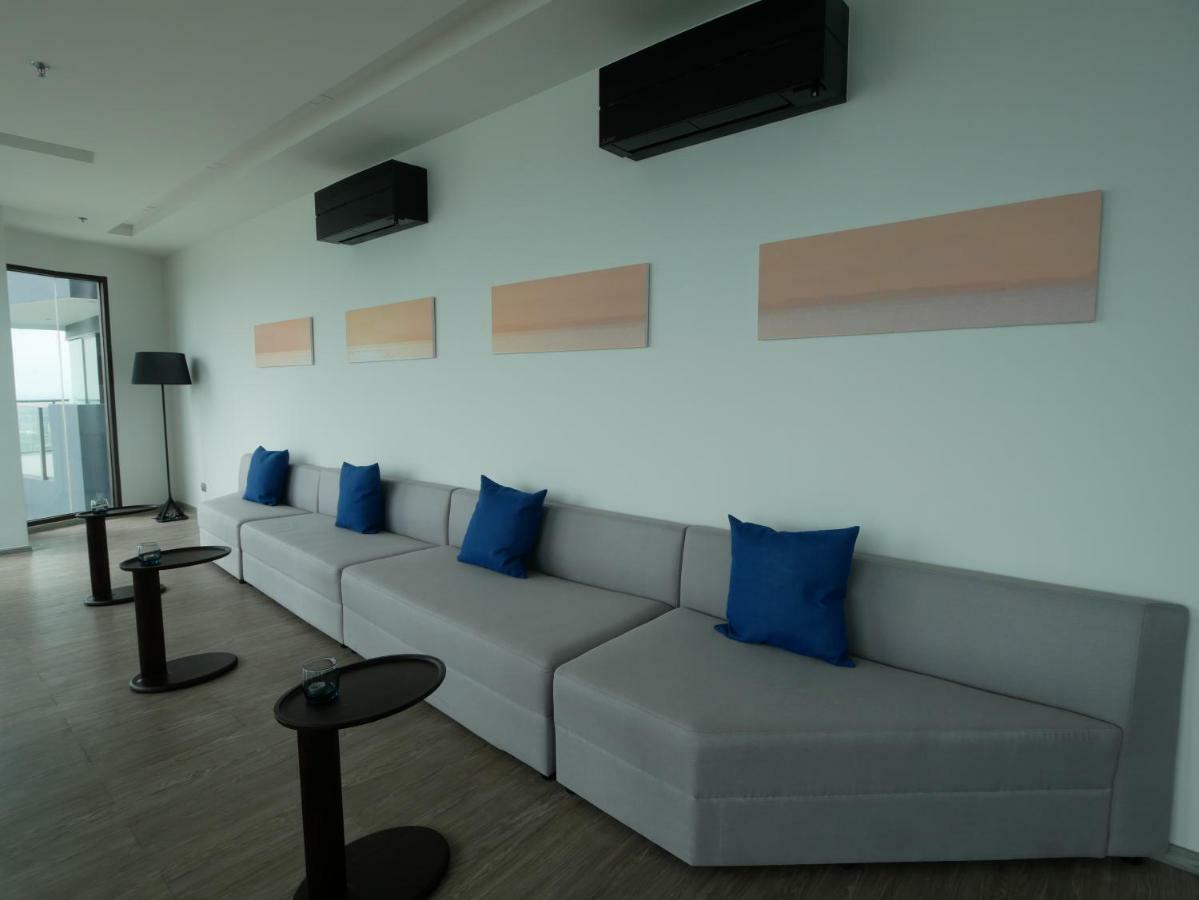 Aeras - The Ultimate Beachfront Experience Jomtien Beach Buitenkant foto