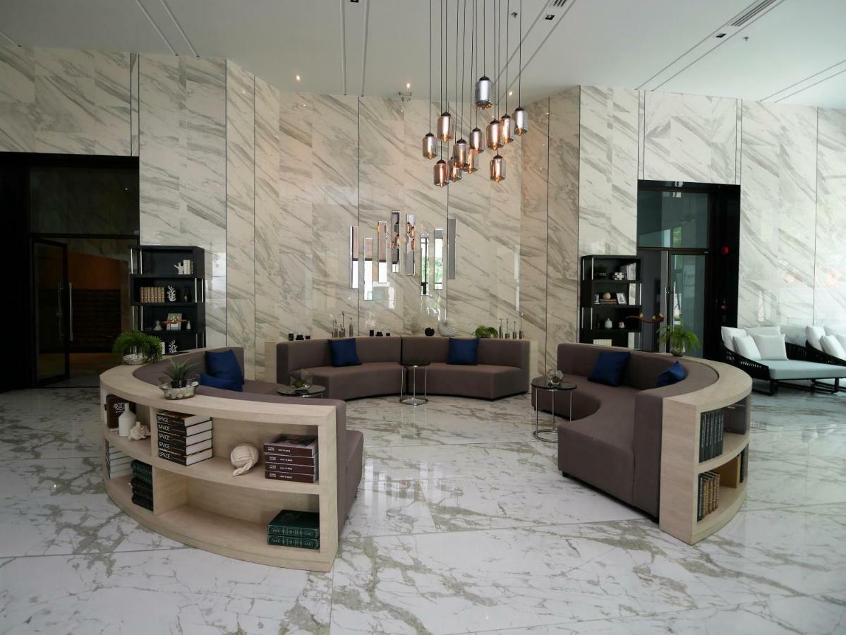 Aeras - The Ultimate Beachfront Experience Jomtien Beach Buitenkant foto